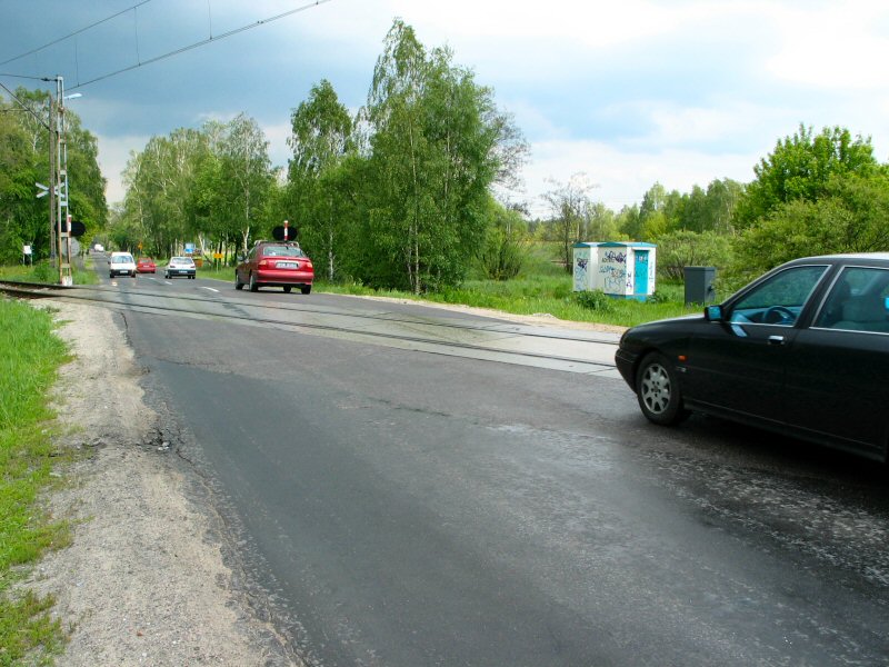 przejazd, dalej peron