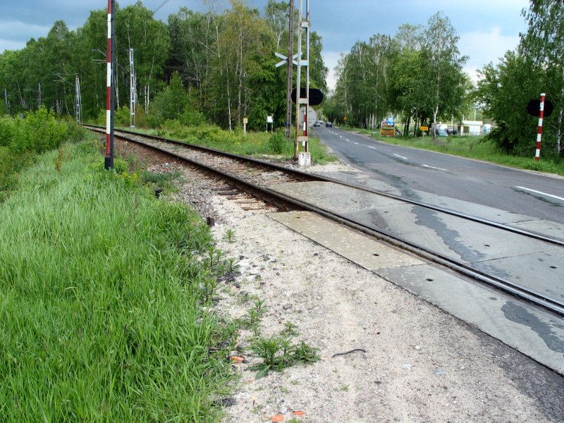 przejazd, dalej peron